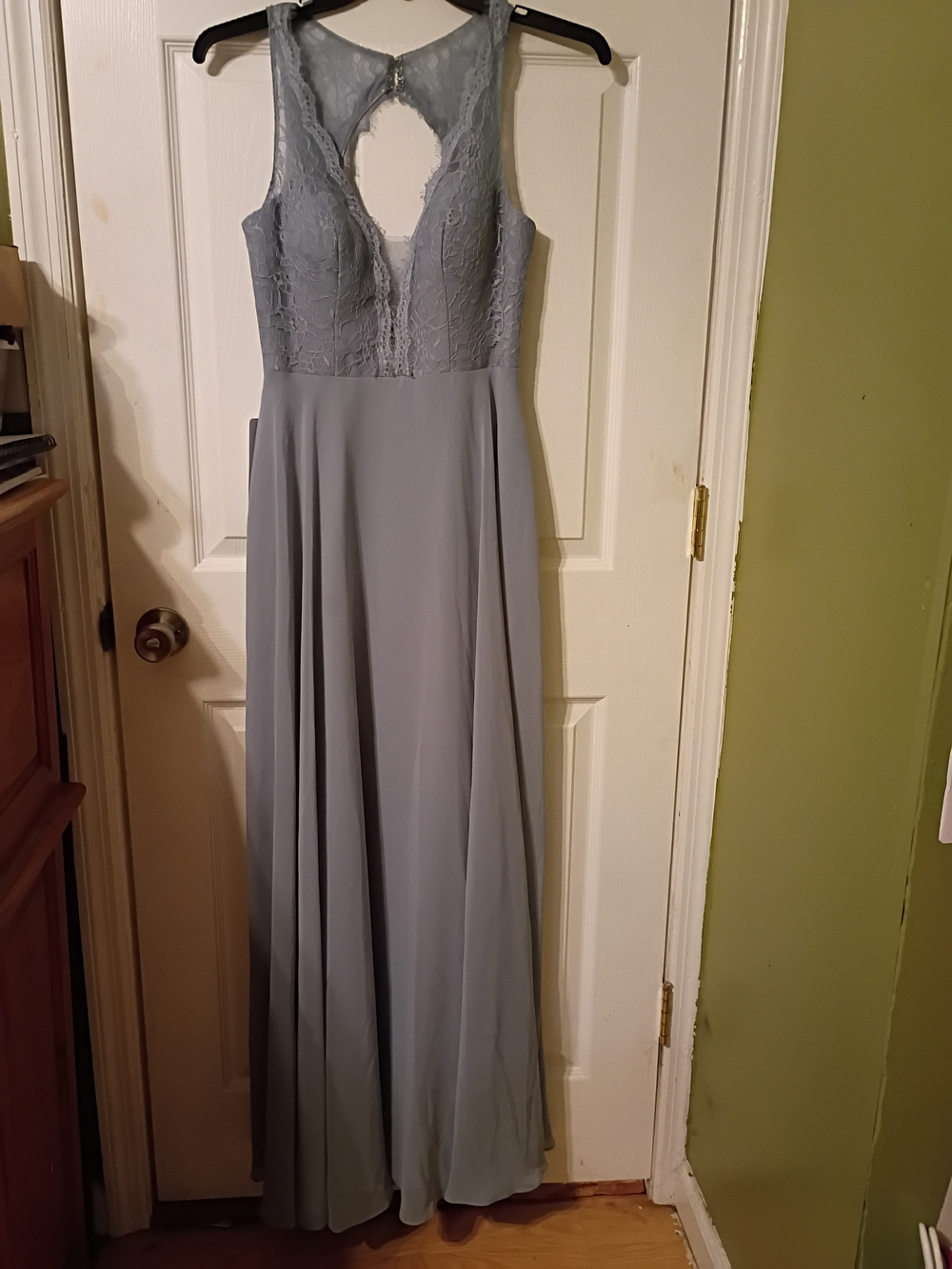Elegant Lace Bodice Maxi Dress in Light Gray